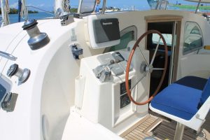 Helm station - Privilege 495 sold by Multicats International