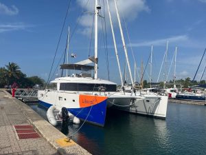 Lagoon. Multihull sale and purchase with Multicats International. Vente/achat de multicoques avec Multicats International.
