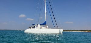 Switch. Multihull sales and purchase with Multicats International. Vente et achat de multicoques avec Multicats International.