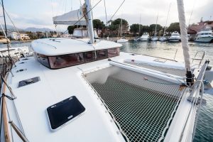 Lagoon. Multihulls sale and purchase with Multicats International. Vente et achat de multicoques avec Multicats International.