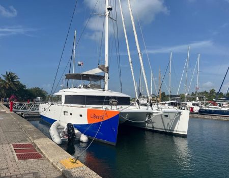 Lagoon. Multihull sale and purchase with Multicats International. Vente/achat de multicoques avec Multicats International.
