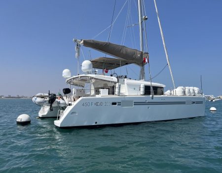 Lagoon. Multihulls sale and purchase with Multicats International. Lagoon. Vente et achat de multicoques avec Multicats International.